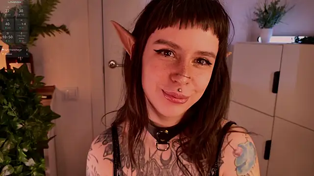 MichaellaMoon online show from 16, 4, 2026