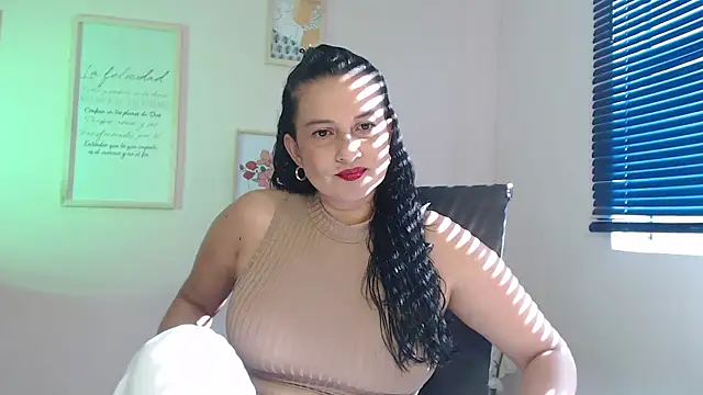 Snapshot of lucy_diiaz chatting on 25, 1, 2025 lucy diiaz online show from 25, 1, 2025