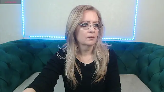 Snapshot of IvanaCharm chatting on 1, 3, 2025 IvanaCharm online show from 1, 3, 2025