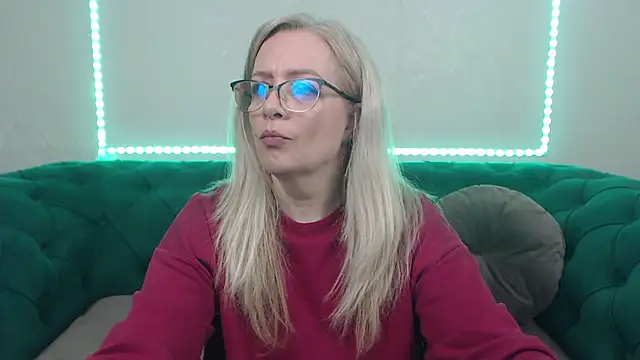 IvanaCharm online show from 3, 4, 2026