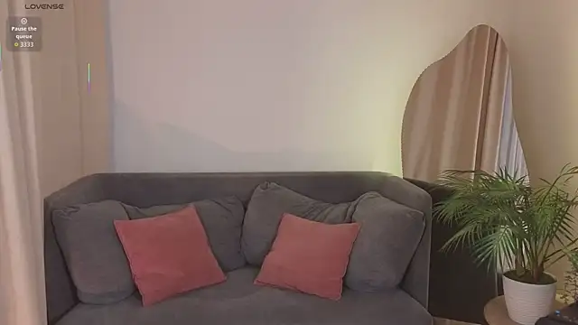 Curly Moon online show from 3, 3, 2026