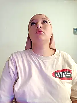 Celeste camila18 online show from 24, 10, 2025