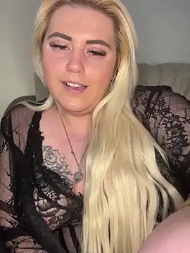 Snapshot of Blondiee3088 chatting on 7, 3, 2025 Blondiee3088 online show from 7, 3, 2025