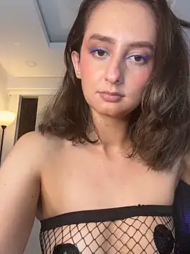 nicollefiorett online show from 25, 3, 2026