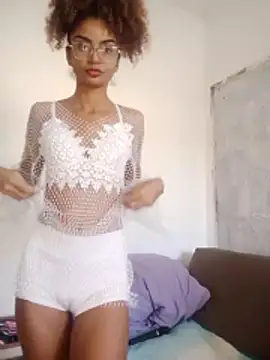 Snapshot of Emanuelle_manu chatting on 2, 6, 2026 Emanuelle manu online show from 2, 6, 2026