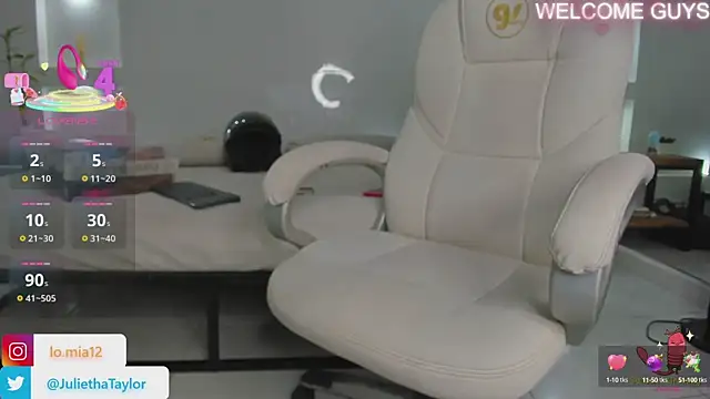 Snapshot of julietha_taylor chatting on 26, 9, 2025 julietha taylor online show from 26, 9, 2025