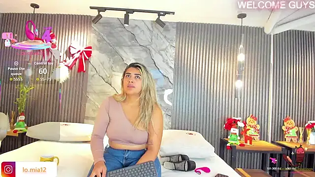 Snapshot of julietha_taylor chatting on 15, 12, 2025 julietha taylor online show from 15, 12, 2025