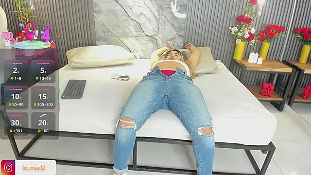 Snapshot of julietha_taylor chatting on 2, 3, 2026 julietha taylor online show from 2, 3, 2026