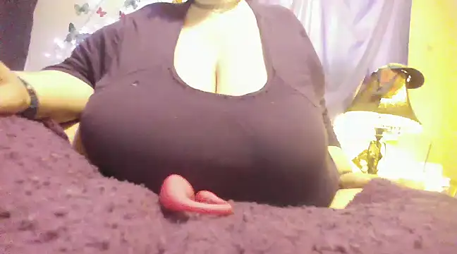 Snapshot of Alli_Kat chatting on 1, 2, 2025 Alli Kat online show from 1, 2, 2025