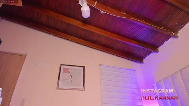 Snapshot of lil_hanna18 chatting on 15, 12, 2024 lil hanna18 online show from 15, 12, 2024