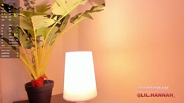 Snapshot of lil_hanna18 chatting on 21, 12, 2024 lil hanna18 online show from 21, 12, 2024