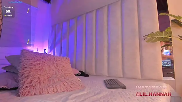 Snapshot of lil_hanna18 chatting on 28, 1, 2025 lil hanna18 online show from 28, 1, 2025