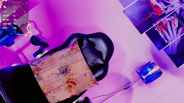 dollswit01 online show from 24, 4, 2026