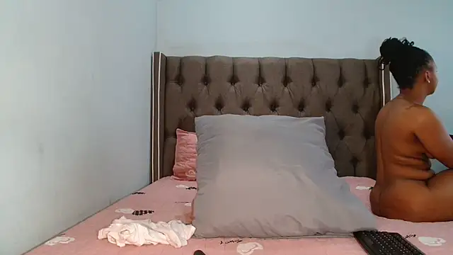 Snapshot of CHOCKYCHOCX2 chatting on 13, 11, 2025 CHOCKYCHOCX2 online show from 13, 11, 2025