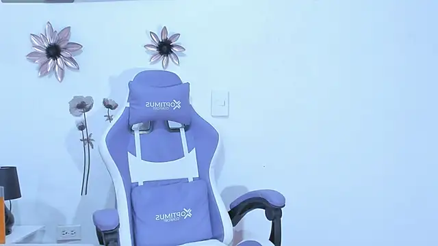 Snapshot of AnneGagner chatting on 11, 12, 2024 AnneGagner online show from 11, 12, 2024