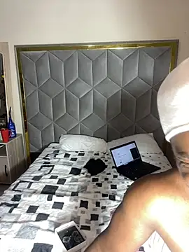 PuddingHotPot online show from 28, 4, 2026