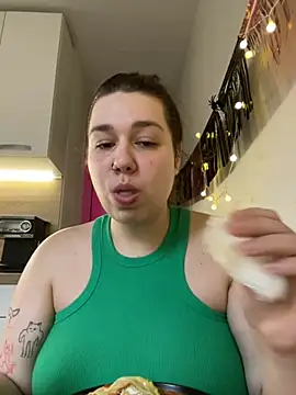 SuzieMurray online show from 5, 11, 2025