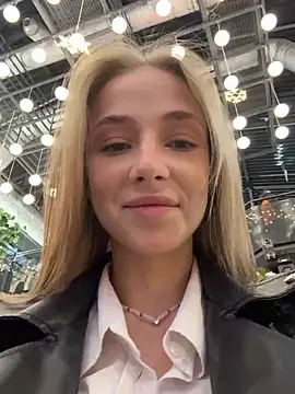 Snapshot of CaseyStar chatting on 11, 1, 2025 CaseyStar online show from 11, 1, 2025