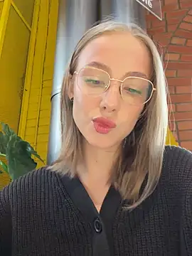 Snapshot of CaseyStar chatting on 18, 1, 2025 CaseyStar online show from 18, 1, 2025