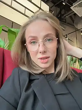 Snapshot of CaseyStar chatting on 22, 1, 2025 CaseyStar online show from 22, 1, 2025