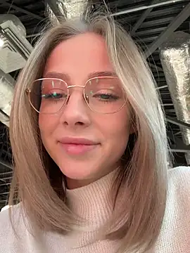 Snapshot of CaseyStar chatting on 25, 1, 2025 CaseyStar online show from 25, 1, 2025