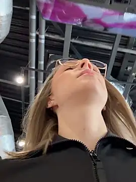 Snapshot of CaseyStar chatting on 16, 2, 2025 CaseyStar online show from 16, 2, 2025