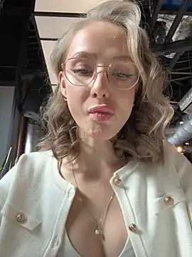 Snapshot of CaseyStar chatting on 20, 2, 2025 CaseyStar online show from 20, 2, 2025