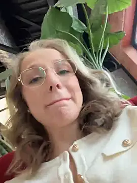 Snapshot of CaseyStar chatting on 20, 3, 2025 CaseyStar online show from 20, 3, 2025