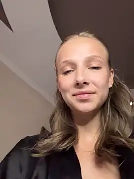 Snapshot of CaseyStar chatting on 12, 9, 2025 CaseyStar online show from 12, 9, 2025