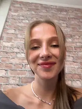 Snapshot of CaseyStar chatting on 18, 9, 2025 CaseyStar online show from 18, 9, 2025