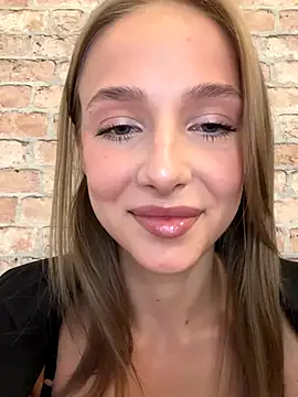 Snapshot of CaseyStar chatting on 24, 10, 2025 CaseyStar online show from 24, 10, 2025