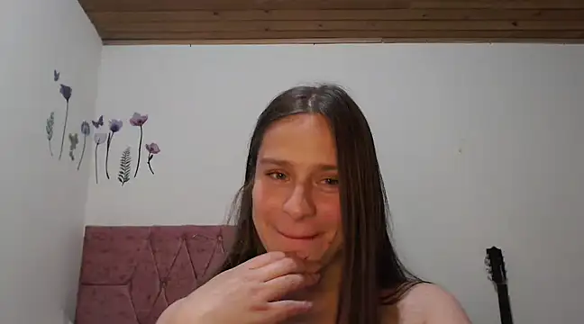 Snapshot of Serenity chatting on 4, 3, 2025 Serenity online show from 4, 3, 2025