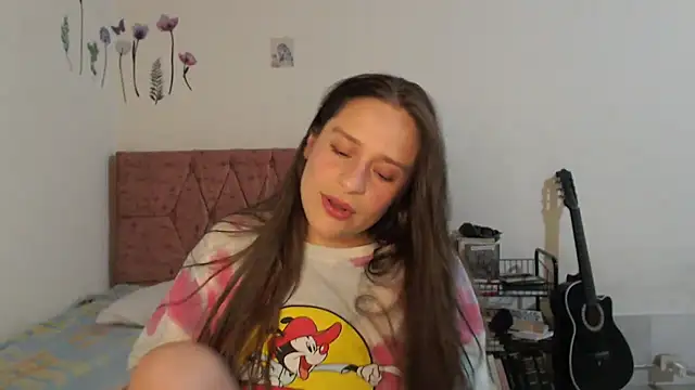 Snapshot of Serenity chatting on 24, 9, 2025 Serenity online show from 24, 9, 2025