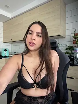 Snapshot of brazilianbbinuk chatting on 6, 11, 2025 brazilianbbinuk online show from 6, 11, 2025