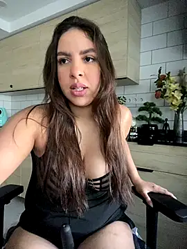 Snapshot of brazilianbbinuk chatting on 18, 11, 2025 brazilianbbinuk online show from 18, 11, 2025