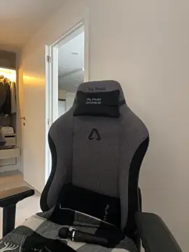 Snapshot of brazilianbbinuk chatting on 3, 12, 2025 brazilianbbinuk online show from 3, 12, 2025