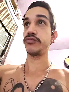 Snapshot of gatobranco001 chatting on 28, 2, 2025 gatobranco001 online show from 28, 2, 2025