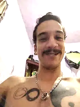 Snapshot of gatobranco001 chatting on 5, 3, 2025 gatobranco001 online show from 5, 3, 2025