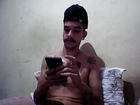 Snapshot of gatobranco001 chatting on 11, 3, 2025 gatobranco001 online show from 11, 3, 2025