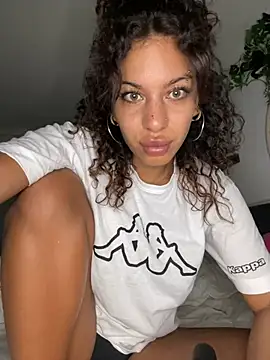 AlyssaHottv  online show from 30, 3, 2026