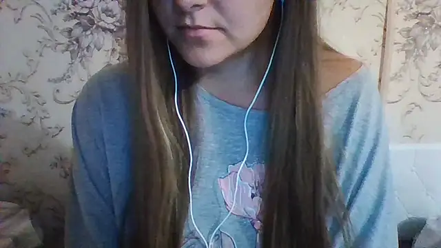 Snapshot of Evasapples chatting on 4, 7, 2026 Evasapples online show from 4, 7, 2026