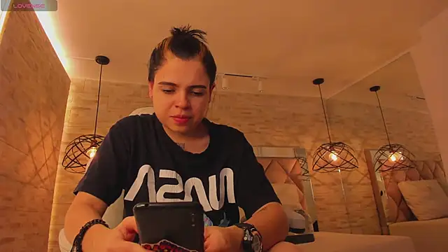 dorothy vegga online show from 25, 2, 2025