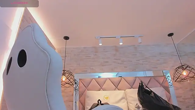 dorothy vegga online show from 4, 3, 2025