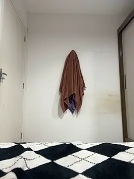 Snapshot of Maduanne chatting on 1, 2, 2025 Maduanne online show from 1, 2, 2025