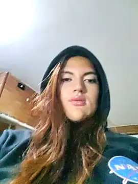 Snapshot of becca_diamond chatting on 21, 2, 2025 becca diamond online show from 21, 2, 2025