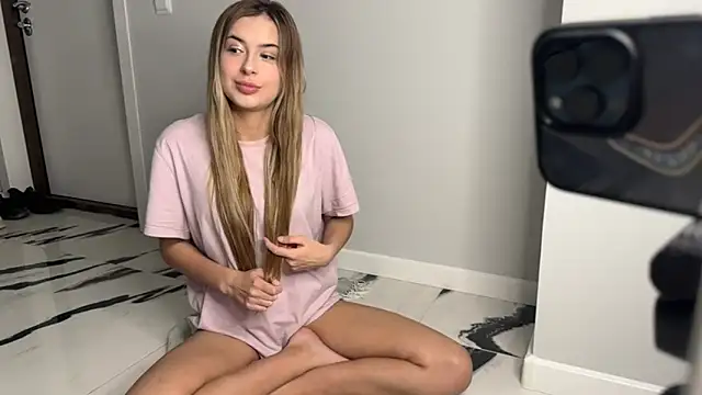 elisa moon online show from 16, 1, 2025