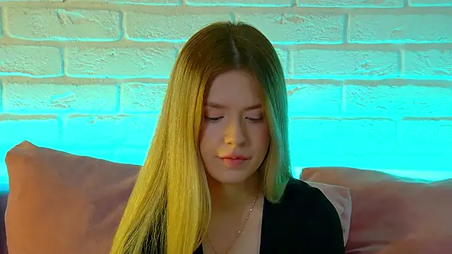MilanaBalmain online show from 8, 6, 2026