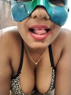 Snapshot of Zaraangle chatting on 3, 6, 2026 Zaraangle online show from 3, 6, 2026