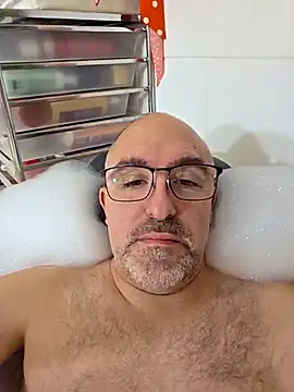 Snapshot of Crosss-23cm chatting on 3, 3, 2026 Crosss-23cm online show from 3, 3, 2026