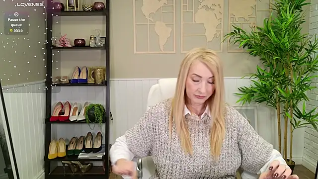 LadyLeea online show from 25, 11, 2025